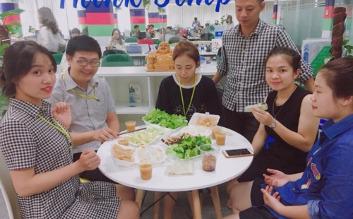 Bữa trưa vui vẻ tại BNC